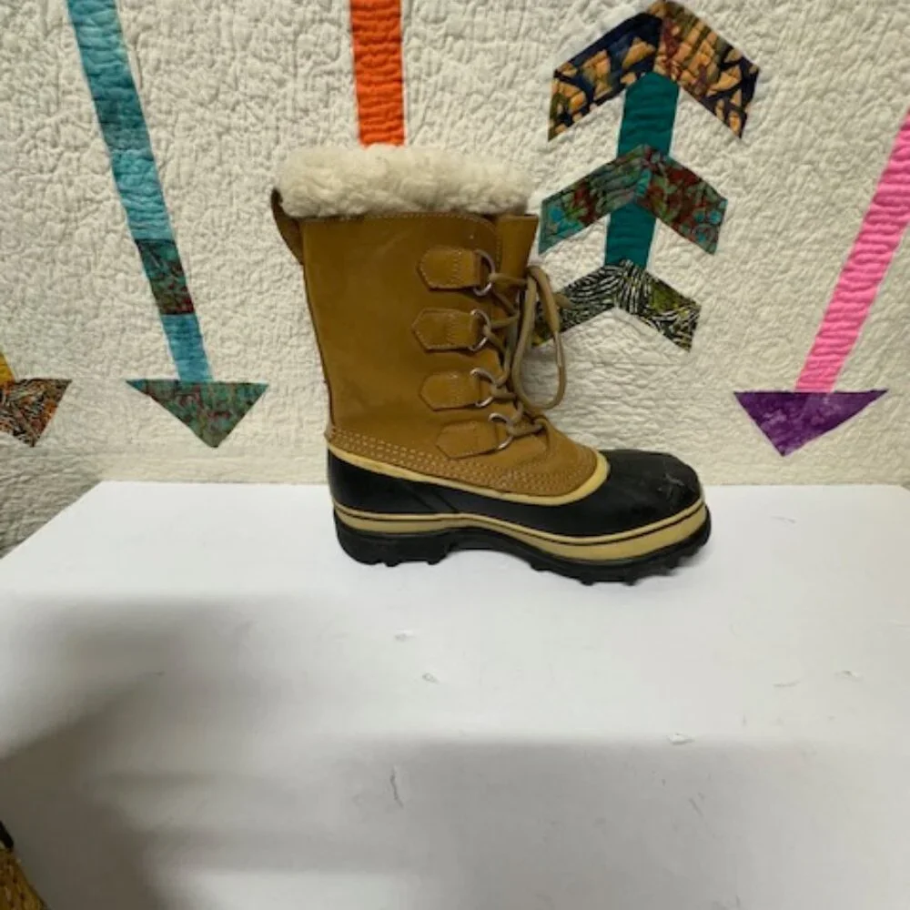 Sorel Women's Tan and Black Winter Boots